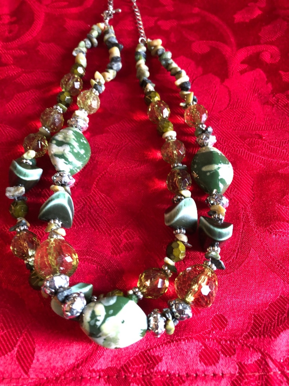 Stunning green beads necklace